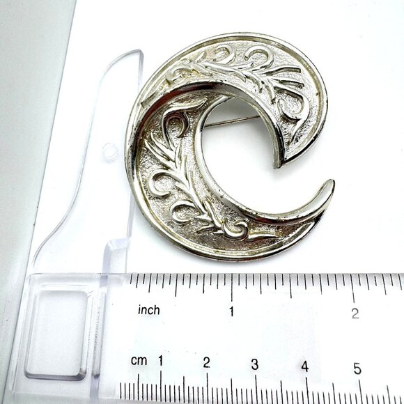 Vintage Emmons Signed Silvertone Crescent Brooch Pin With Intricate Leaf Motif - Picture 3 of 3